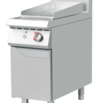 شواية كهربائية على خزانة