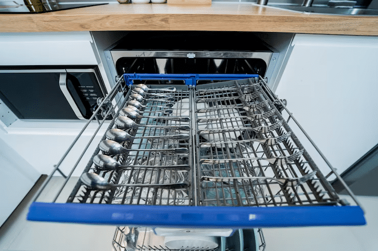 Conveyor vs Undercounter Dishwasher for Your Restaurant? 2 conveyor vs undercounter dishwasher
