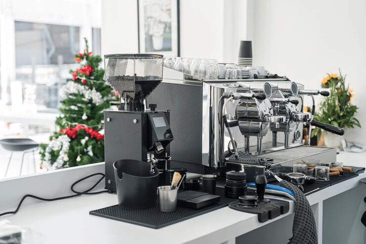 Best Coffee Equipment for Cafes in Dubai: Machines, Grinders & Tools 3 coffee equipment for cafes dubai